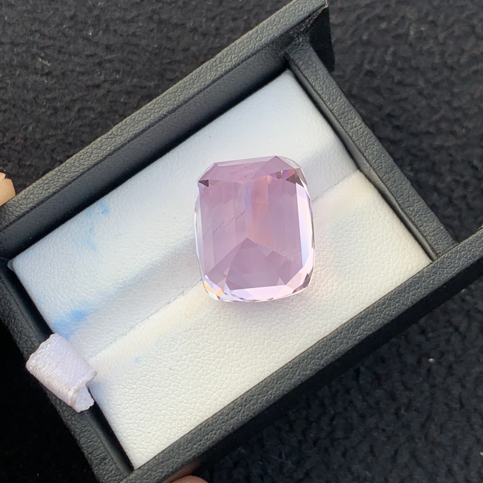 35.54 ct Natural Pink Kunzite Cushion Shape Loose Gemstone from Afghanistan — view 15